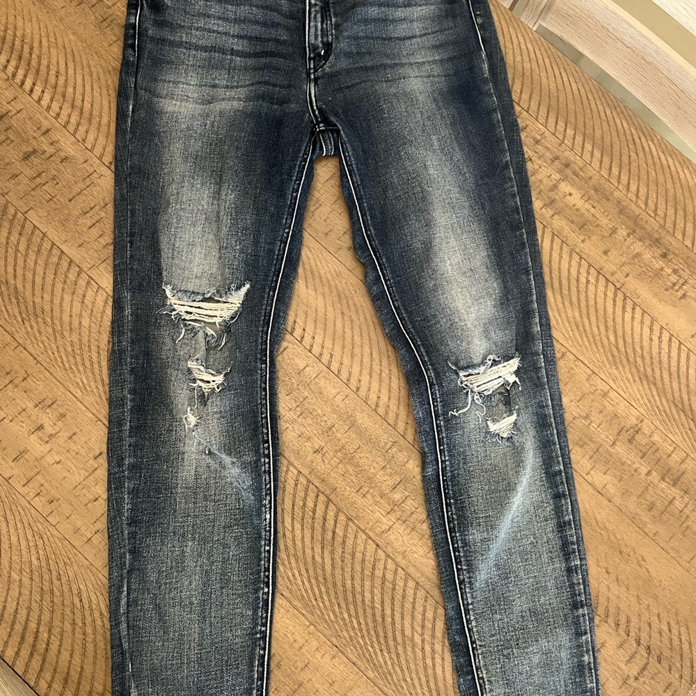 KanCan distressed skinny jean